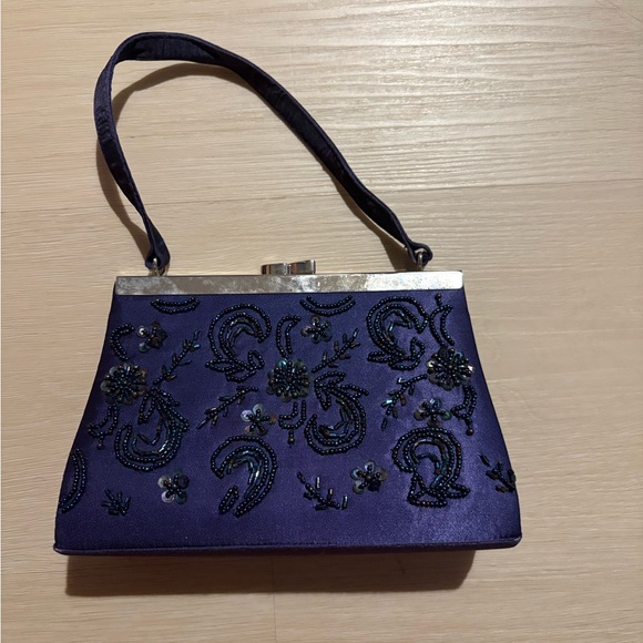 Small Purse - Picture 1 of 5